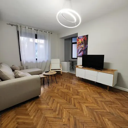 Illyrian Downtown * Tiran